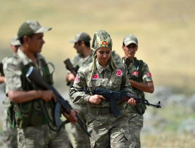 Η πρώτη και μοναδική έως τώρα χωροφύλακας της Τουρκίας (φωτό)